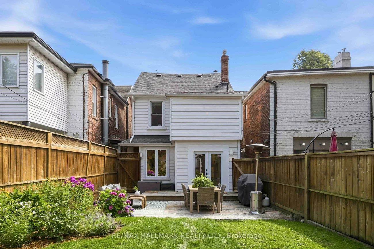 192, Wineva, The Beaches, Toronto
