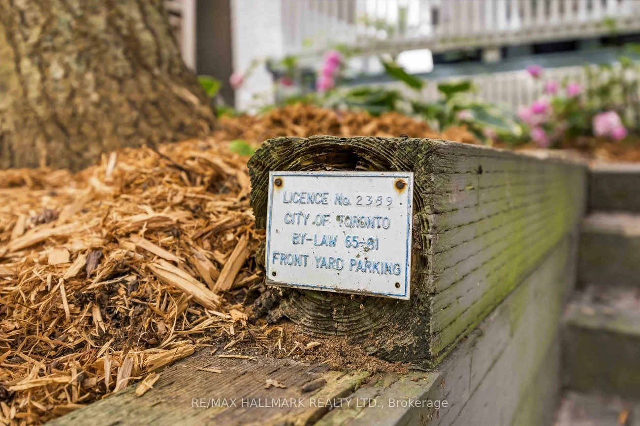 192, Wineva, The Beaches, Toronto