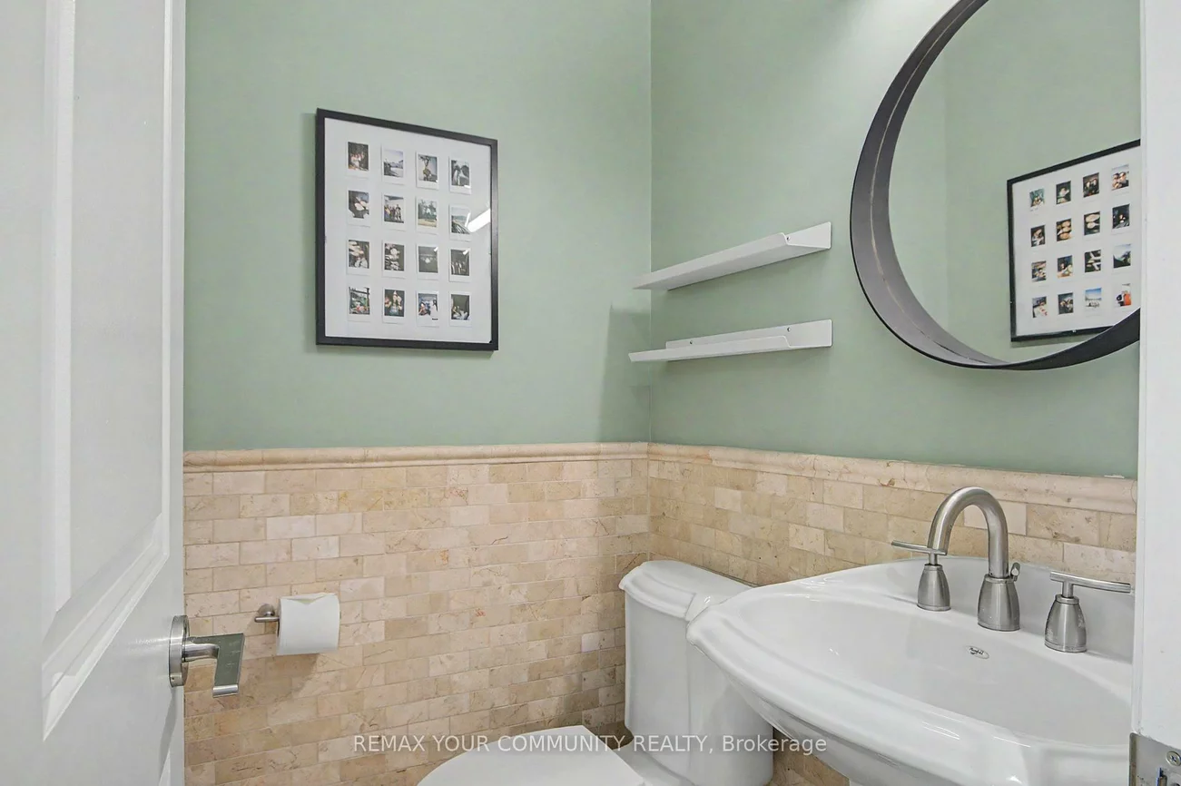 1079, Broadview, Broadview North, Toronto