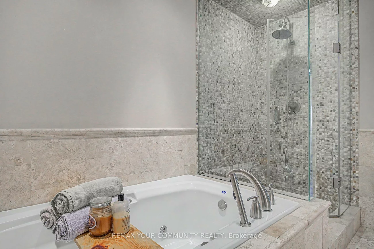 1079, Broadview, Broadview North, Toronto