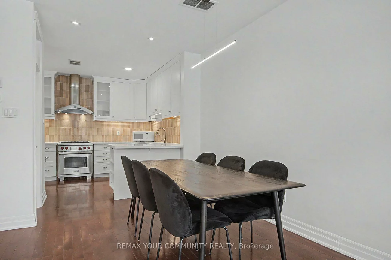 1079, Broadview, Broadview North, Toronto