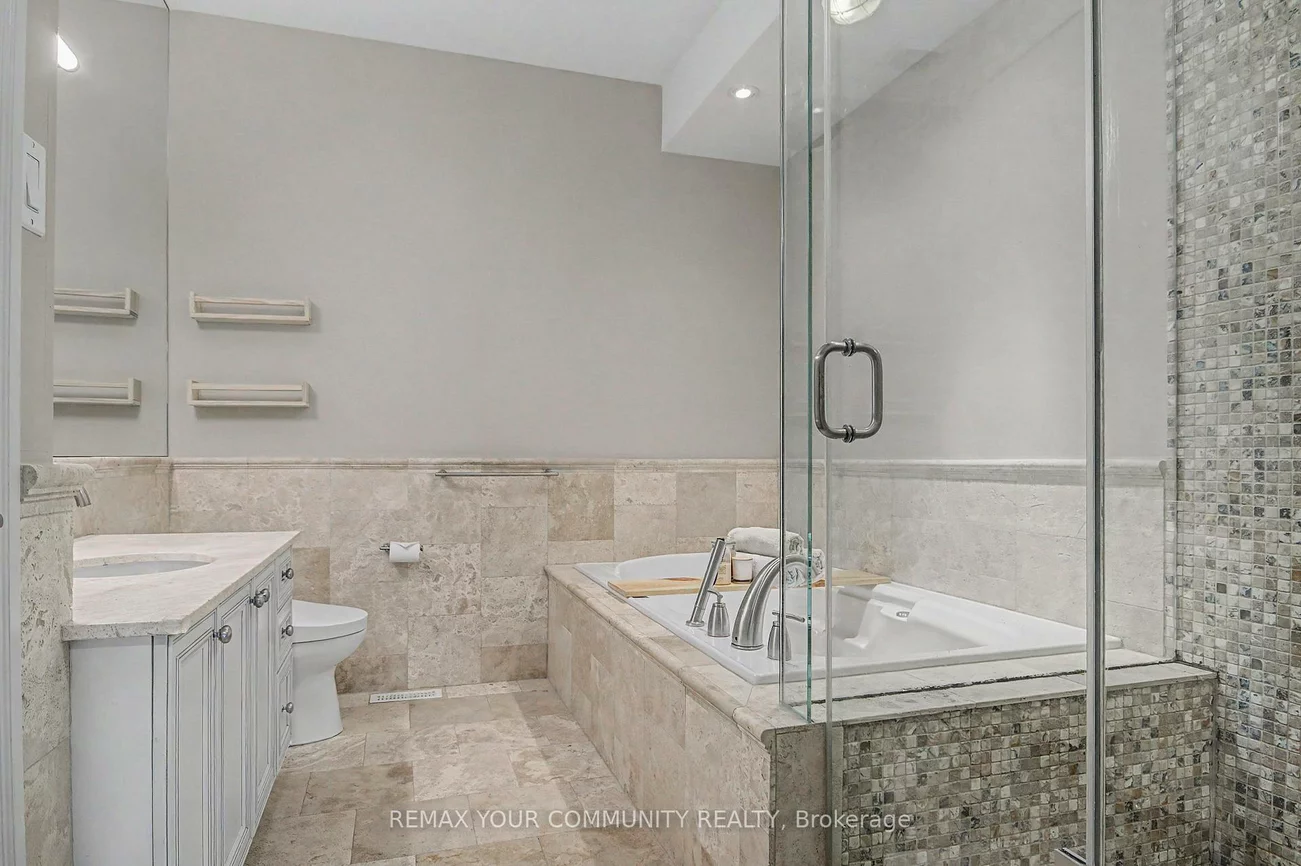 1079, Broadview, Broadview North, Toronto