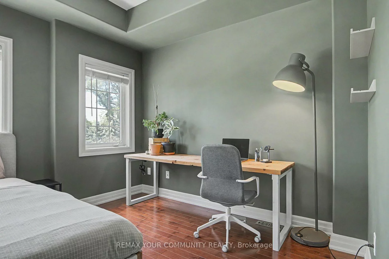 1079, Broadview, Broadview North, Toronto