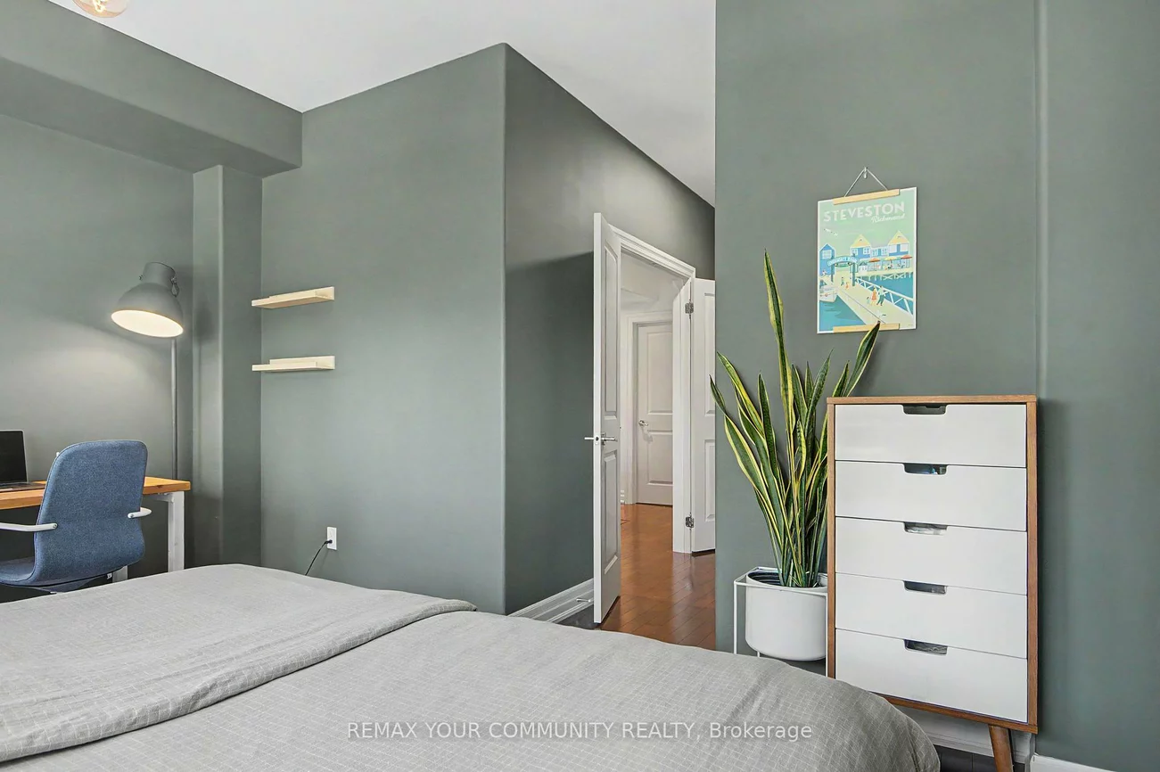 1079, Broadview, Broadview North, Toronto