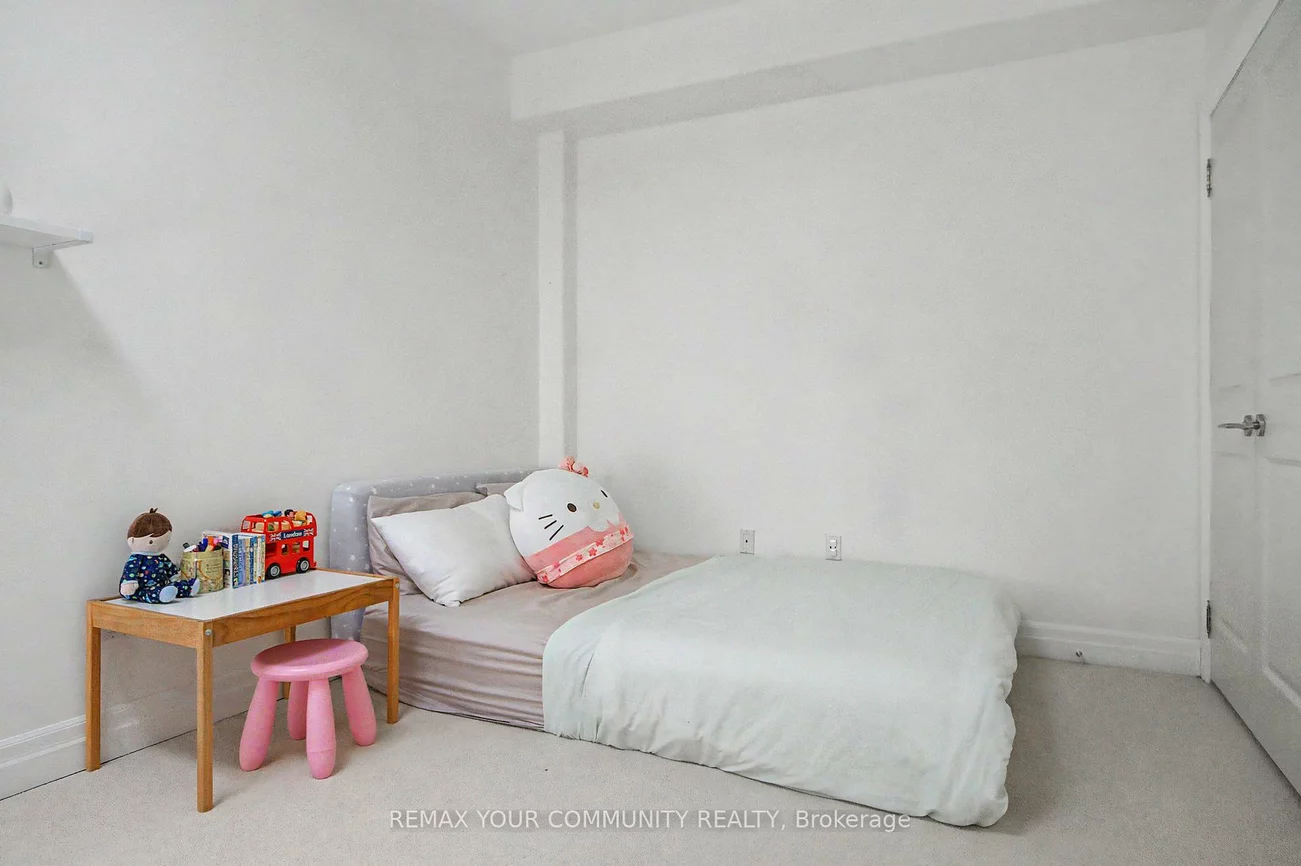 1079, Broadview, Broadview North, Toronto