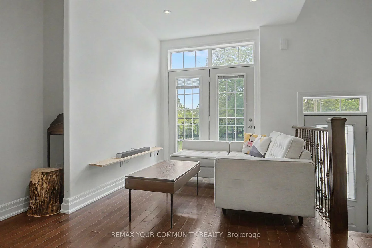 1079, Broadview, Broadview North, Toronto