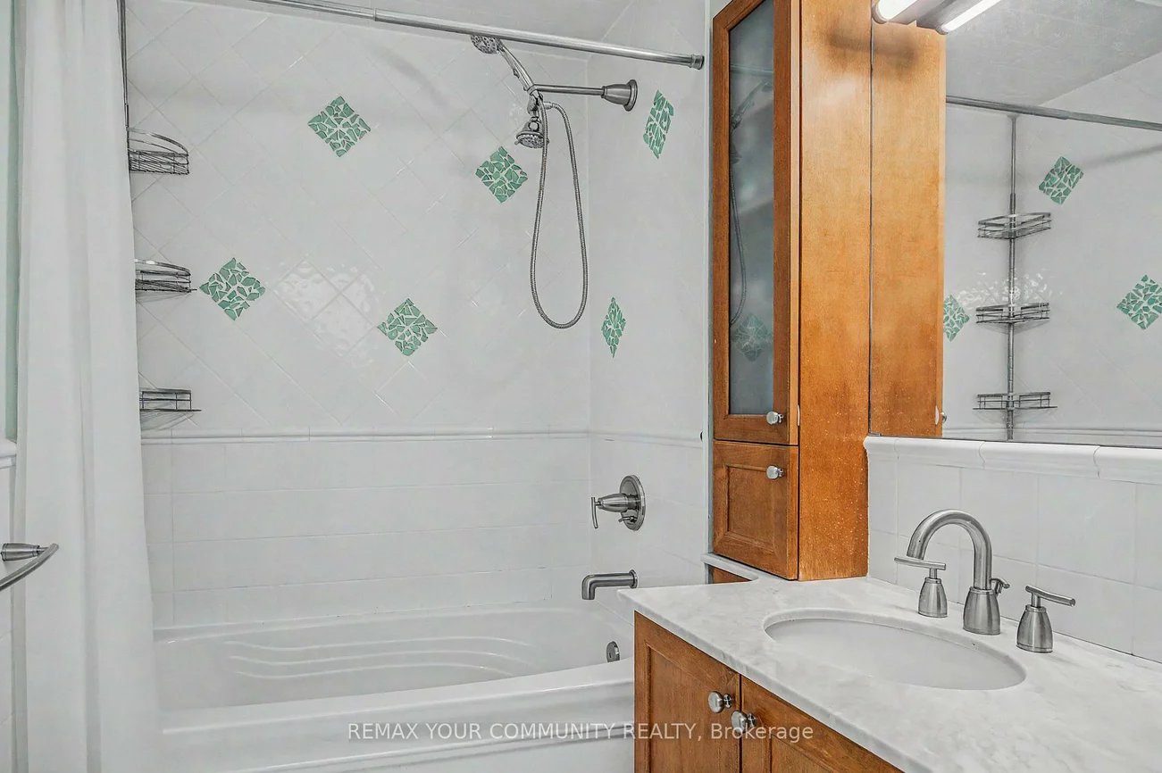 1079, Broadview, Broadview North, Toronto