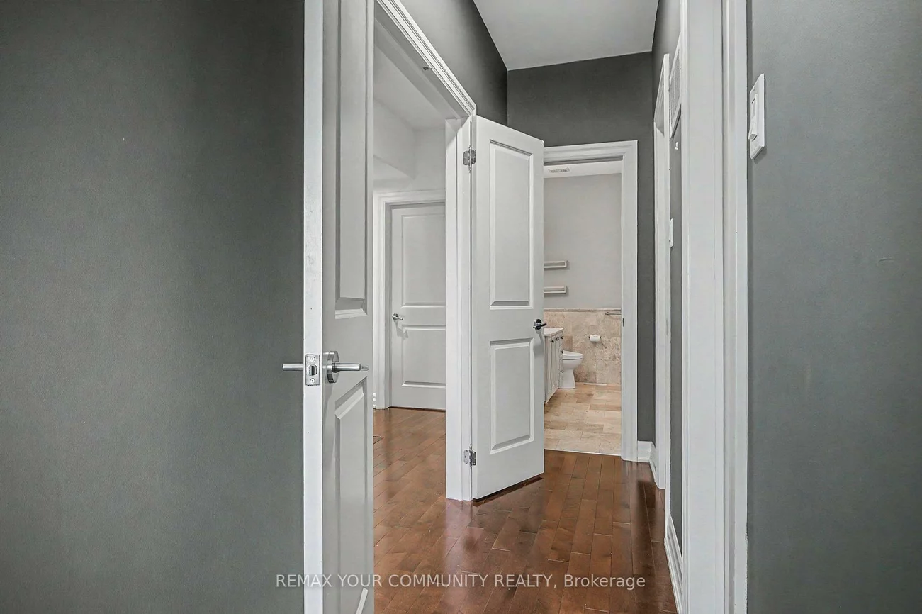 1079, Broadview, Broadview North, Toronto