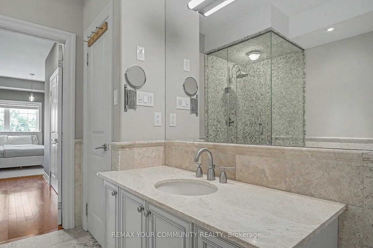1079, Broadview, Broadview North, Toronto