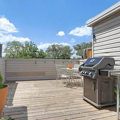1079, Broadview, Broadview North, Toronto