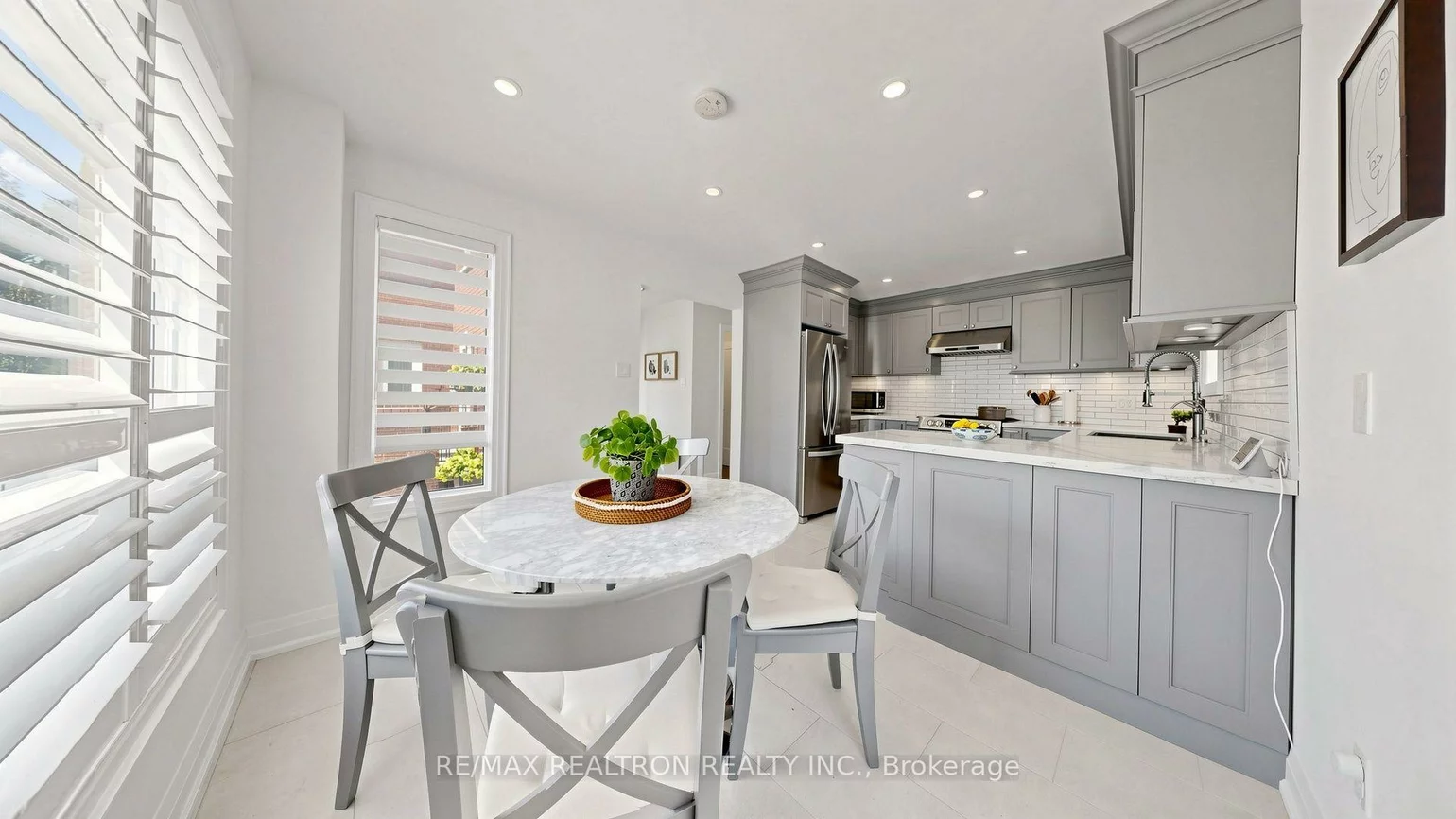 2221, Warden, Tam O'Shanter-Sullivan, Toronto