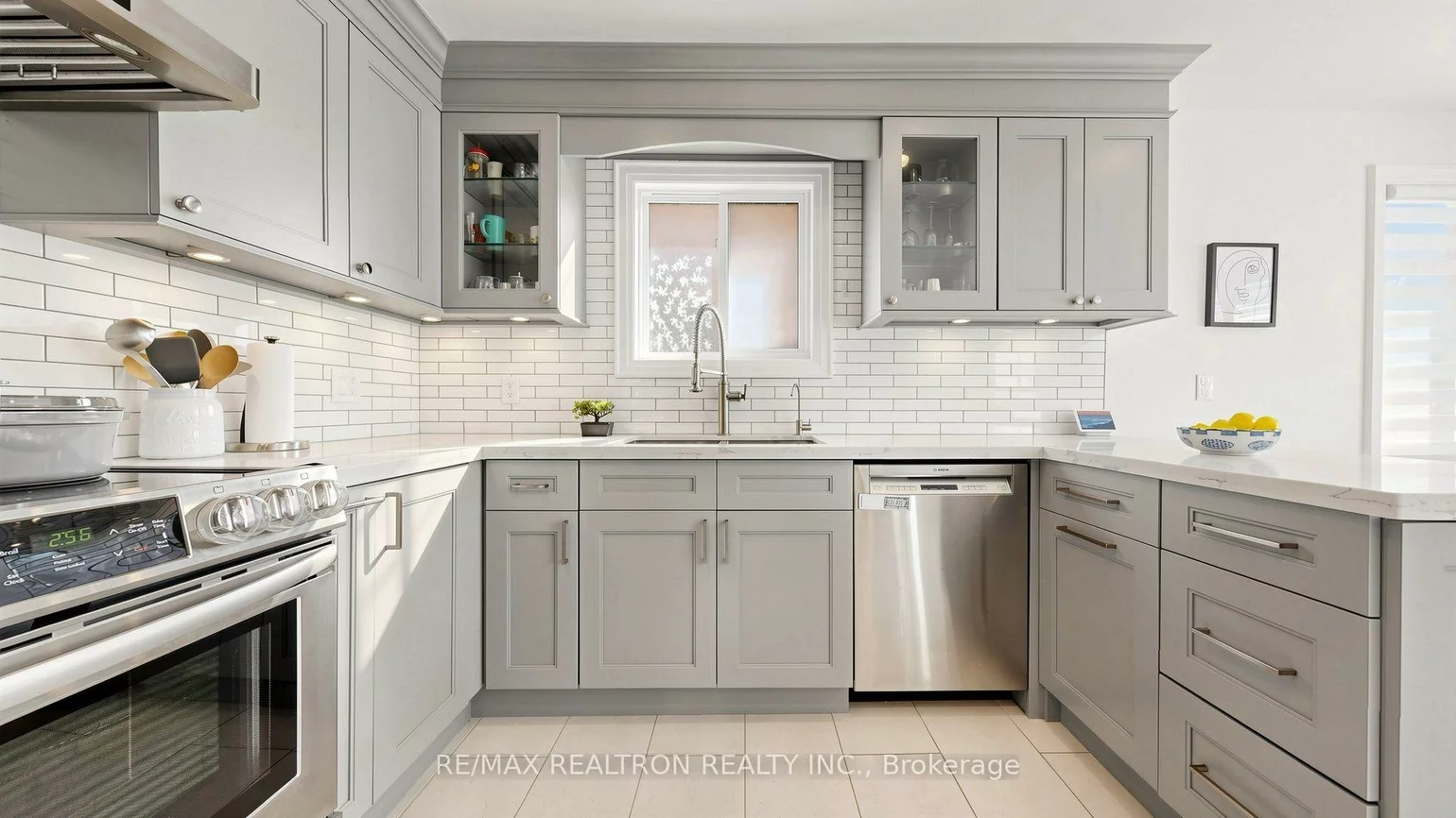2221, Warden, Tam O'Shanter-Sullivan, Toronto