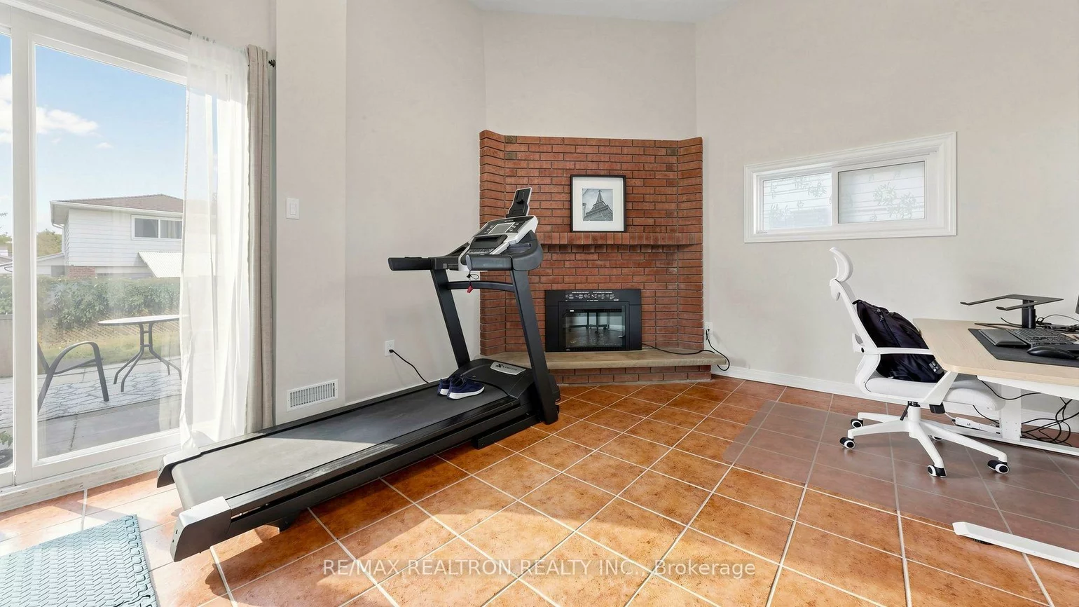 2221, Warden, Tam O'Shanter-Sullivan, Toronto