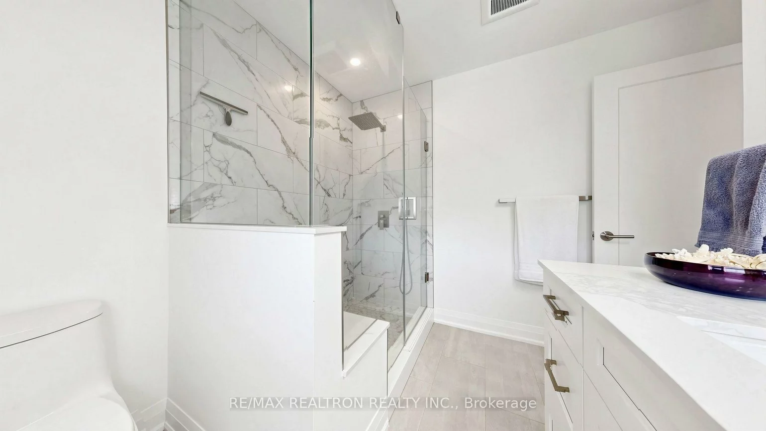 2221, Warden, Tam O'Shanter-Sullivan, Toronto