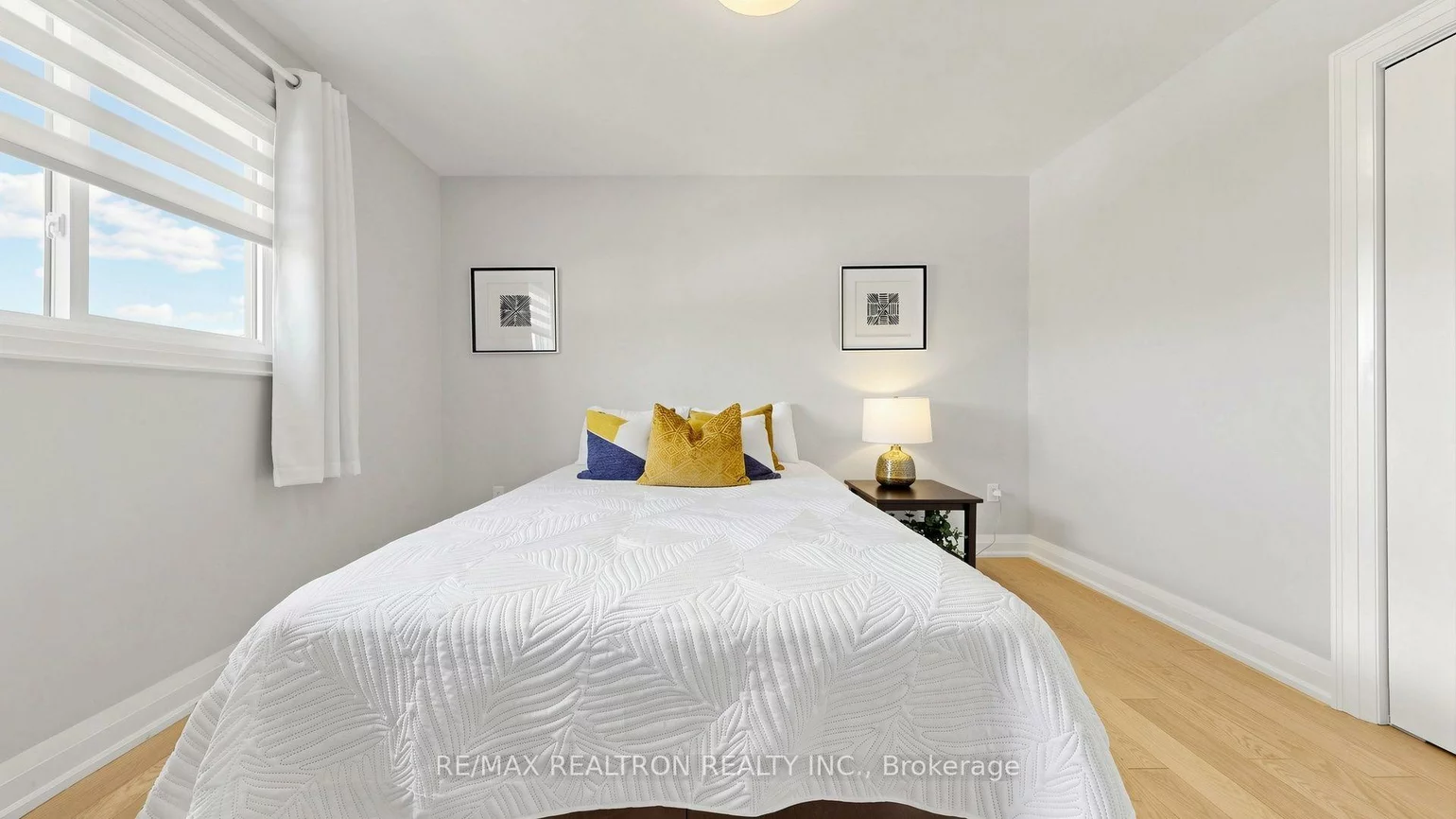2221, Warden, Tam O'Shanter-Sullivan, Toronto
