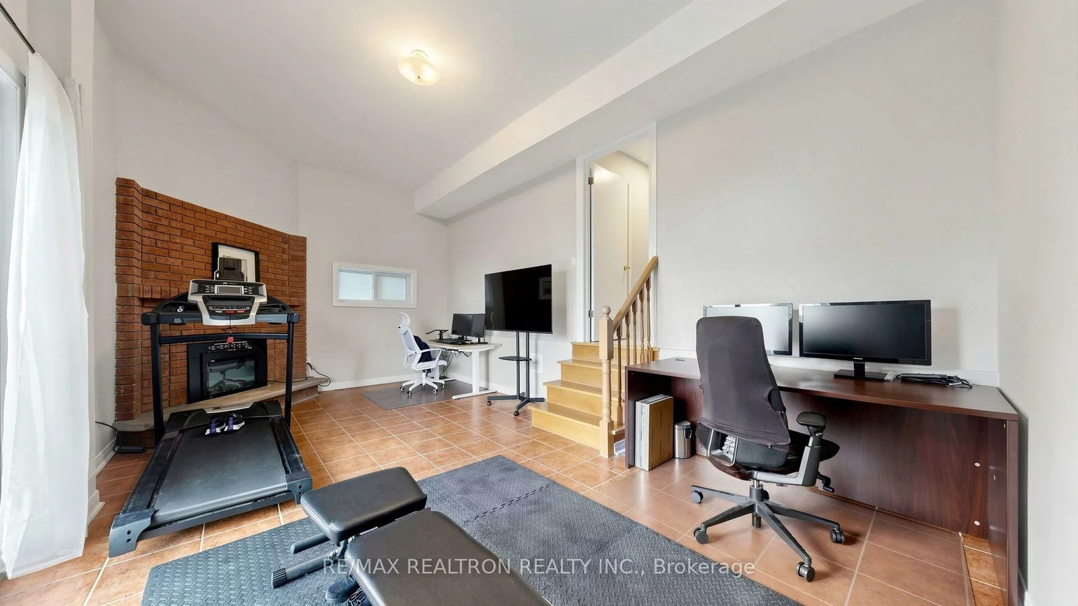 2221, Warden, Tam O'Shanter-Sullivan, Toronto