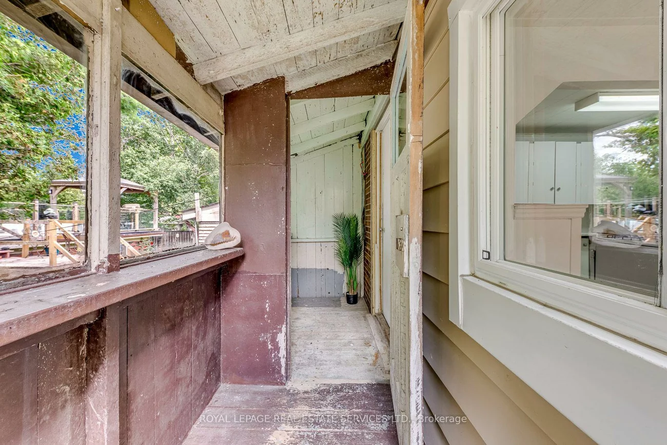 10, Thatcher, Cliffcrest, Toronto