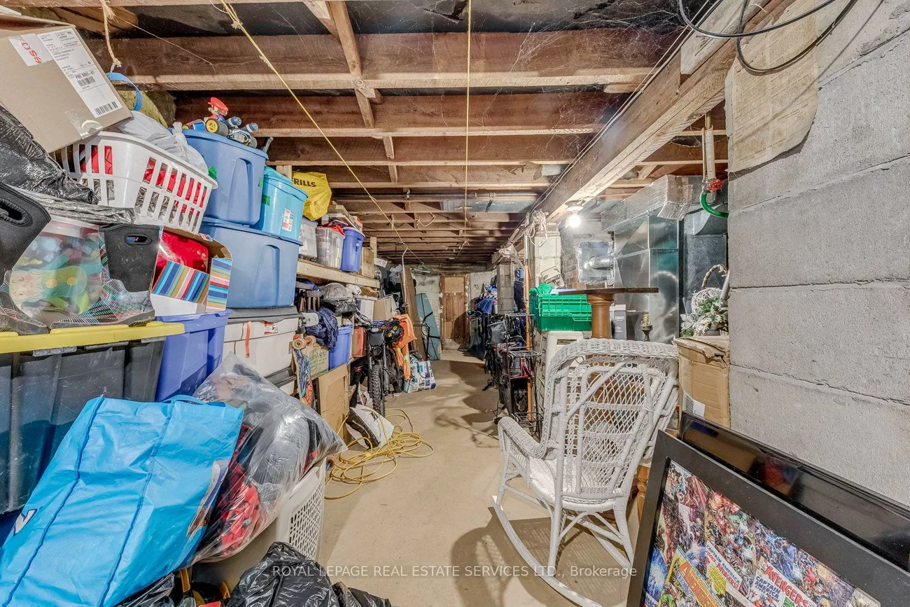 10, Thatcher, Cliffcrest, Toronto