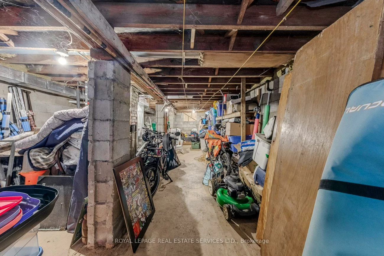 10, Thatcher, Cliffcrest, Toronto