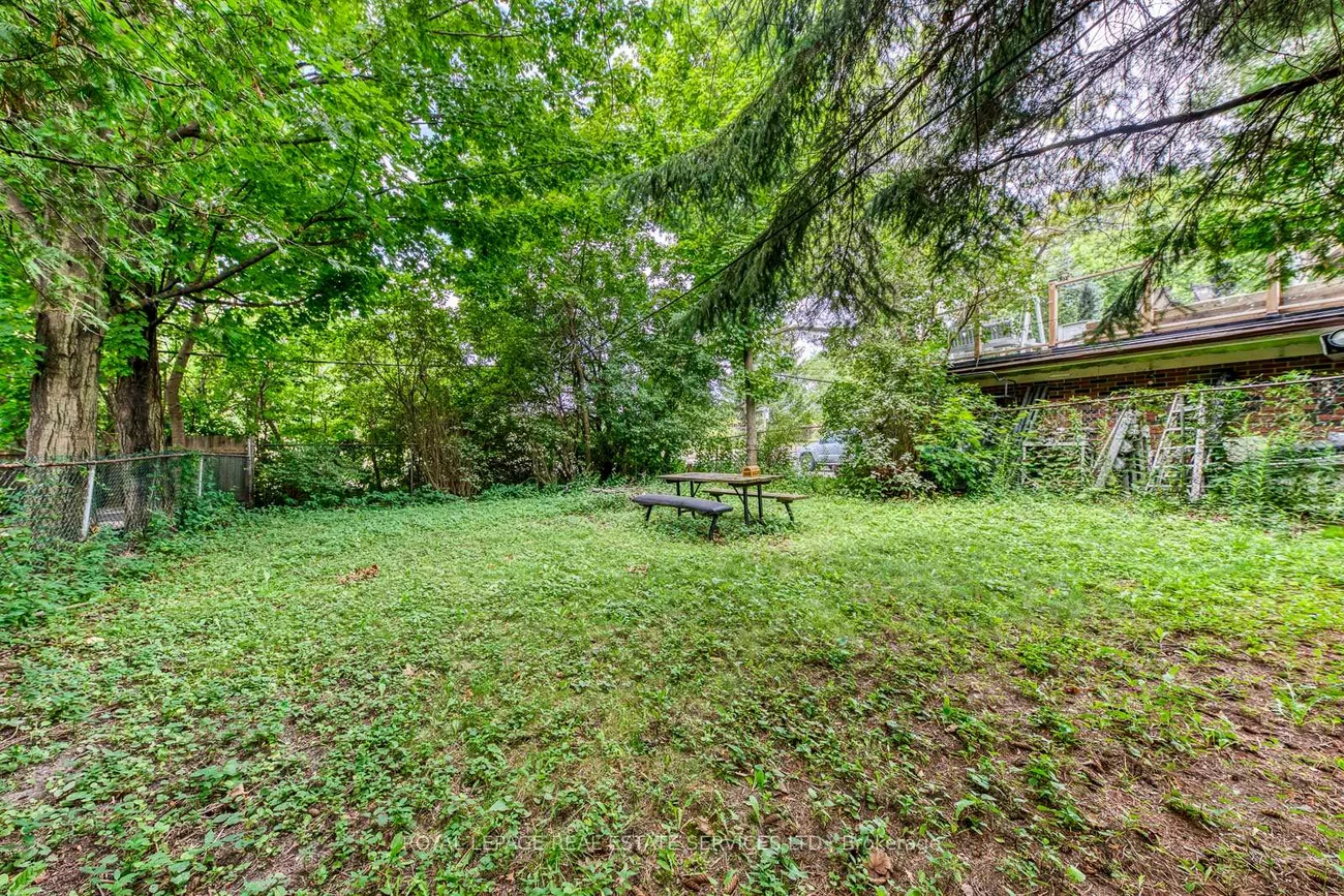 10, Thatcher, Cliffcrest, Toronto