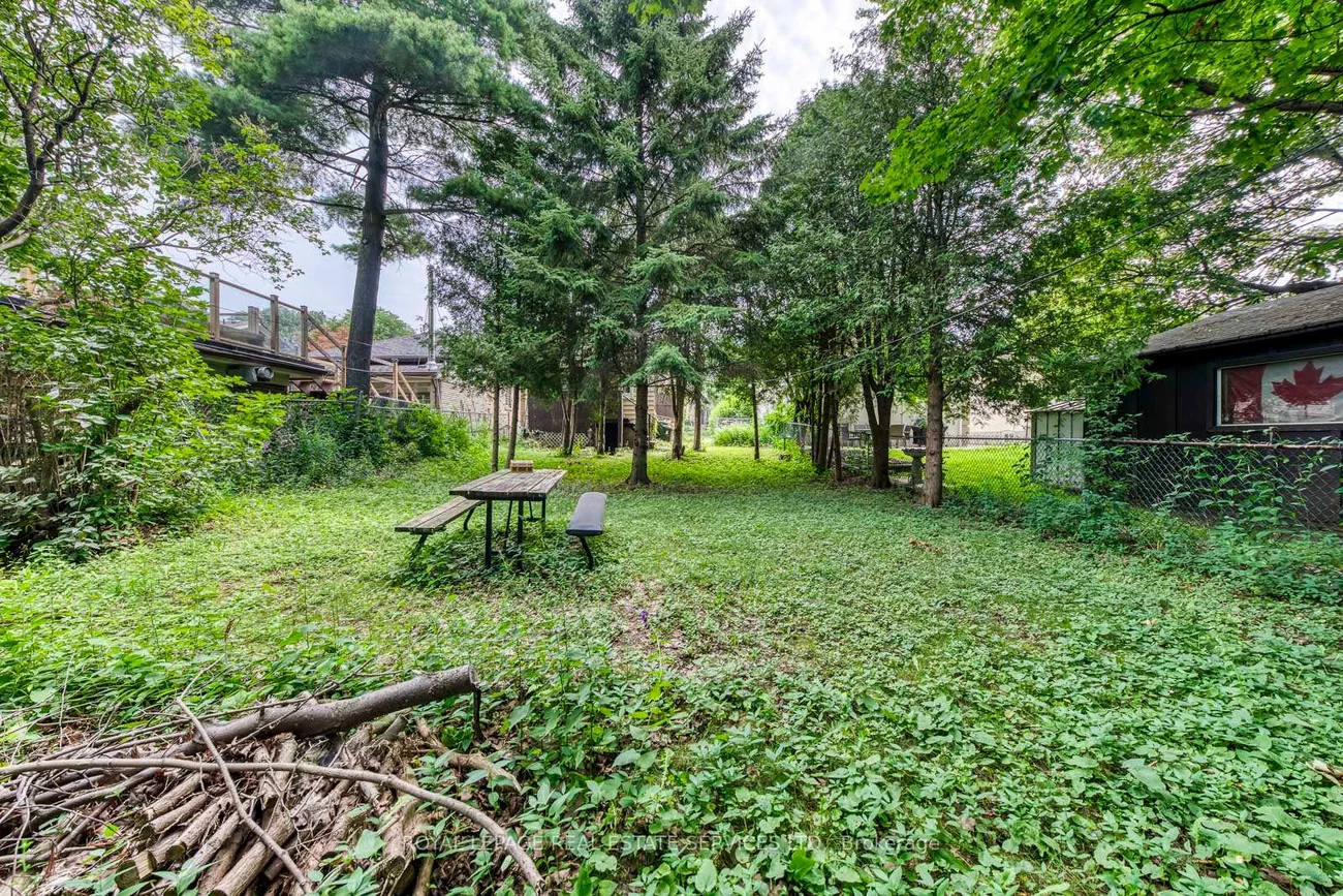 10, Thatcher, Cliffcrest, Toronto