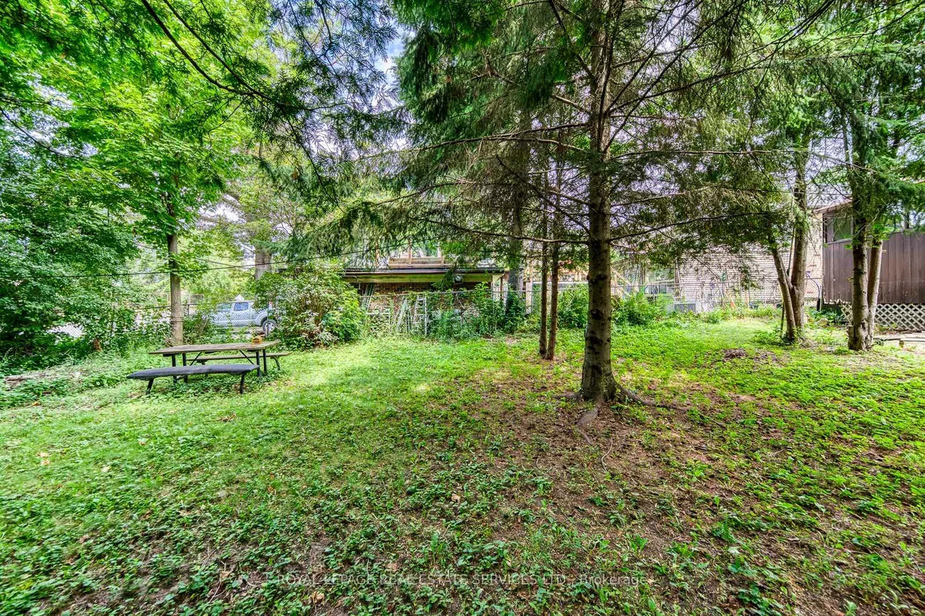 10, Thatcher, Cliffcrest, Toronto