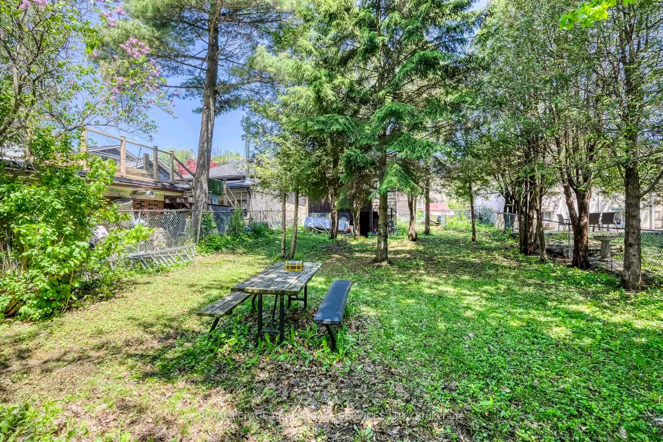 10, Thatcher, Cliffcrest, Toronto