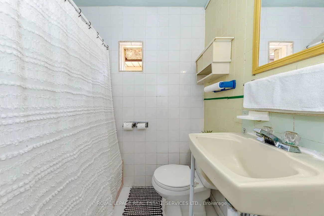 10, Thatcher, Cliffcrest, Toronto