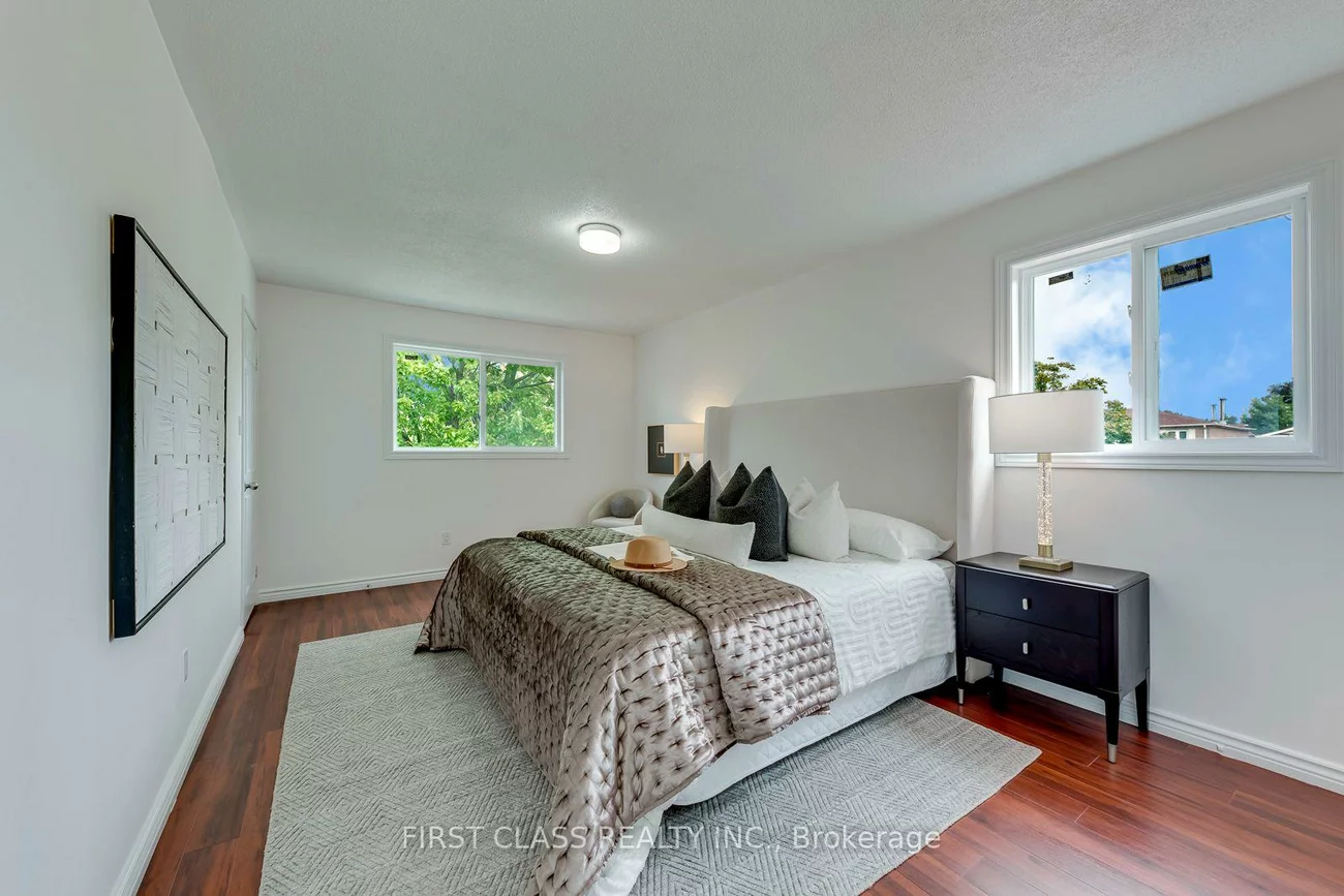 27, Alton Towers, Milliken, Toronto
