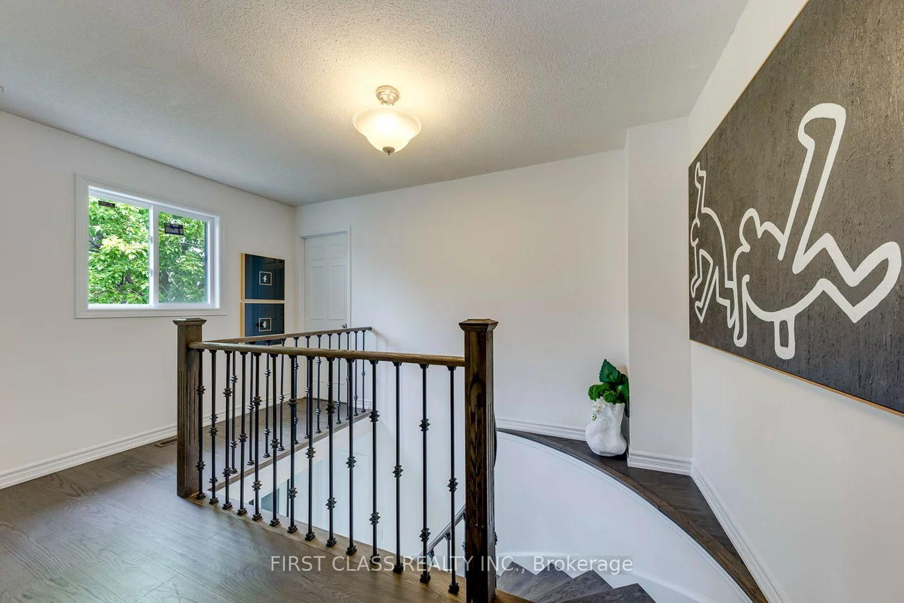 27, Alton Towers, Milliken, Toronto