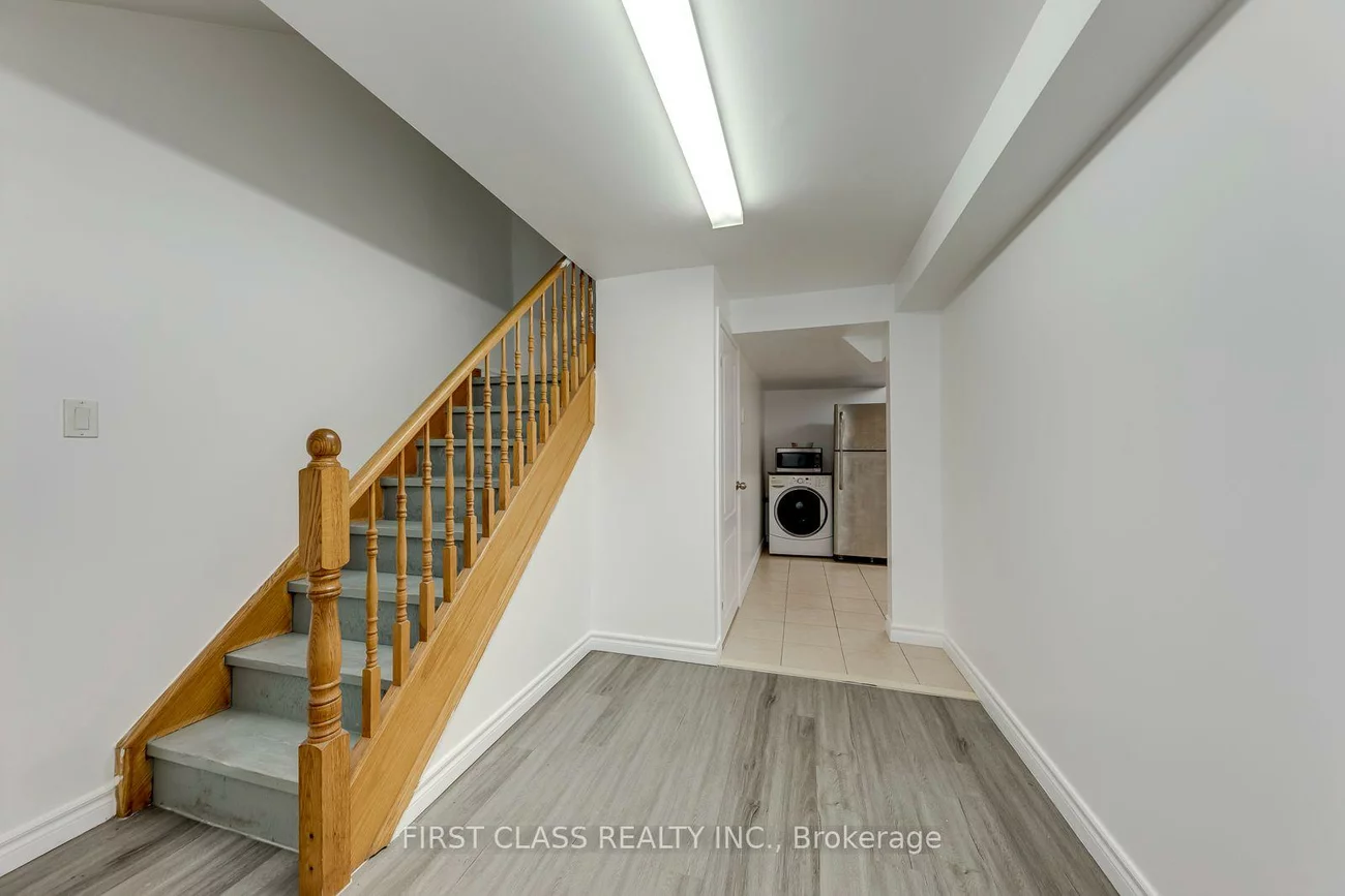 27, Alton Towers, Milliken, Toronto