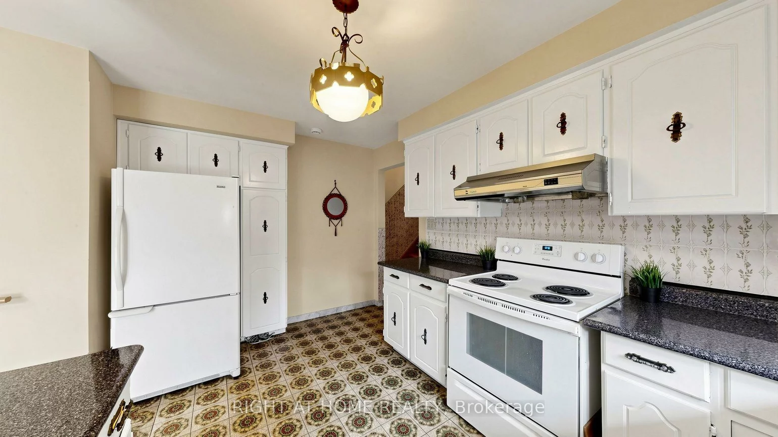 20, Torrens, Broadview North, Toronto