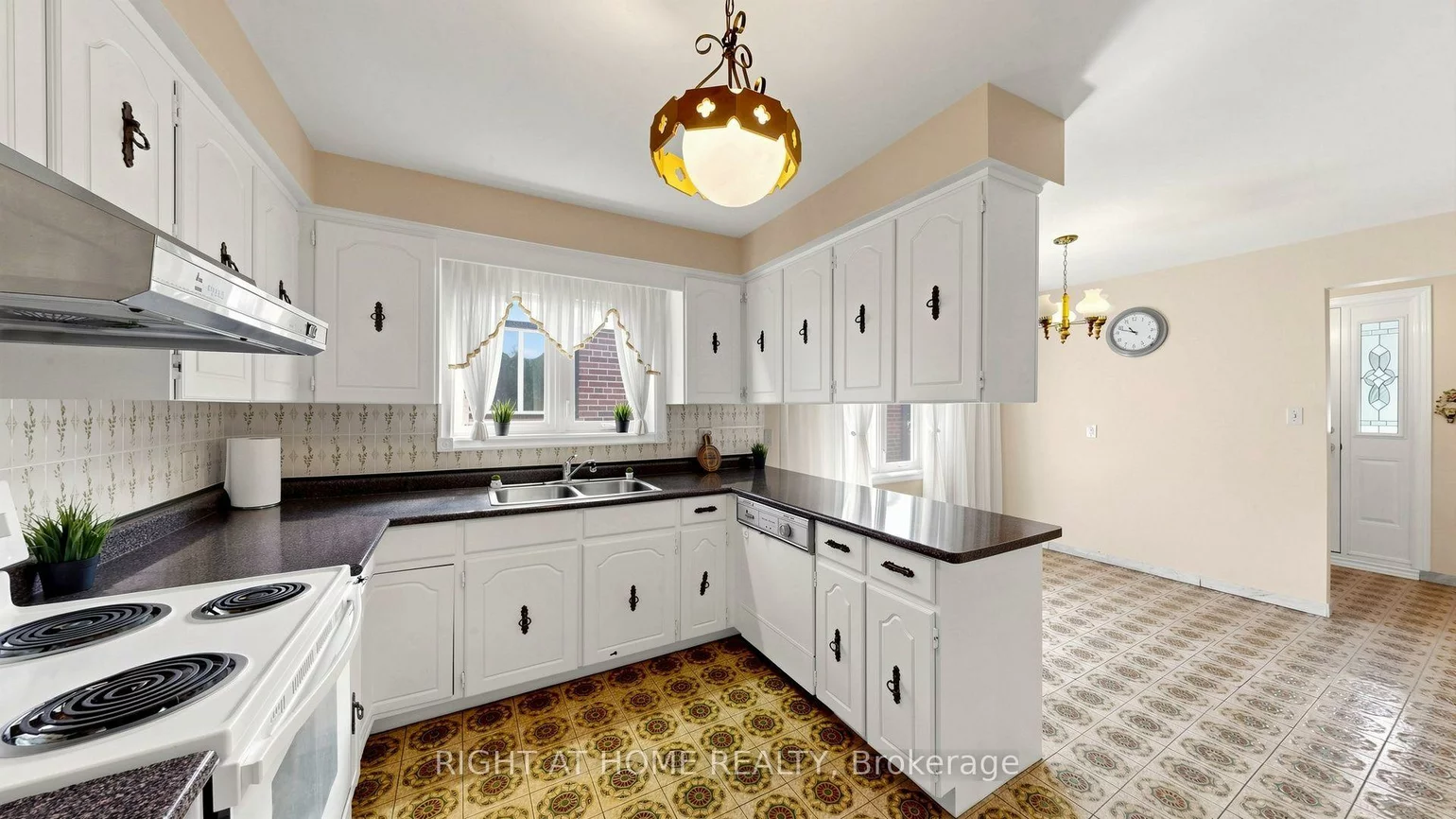 20, Torrens, Broadview North, Toronto