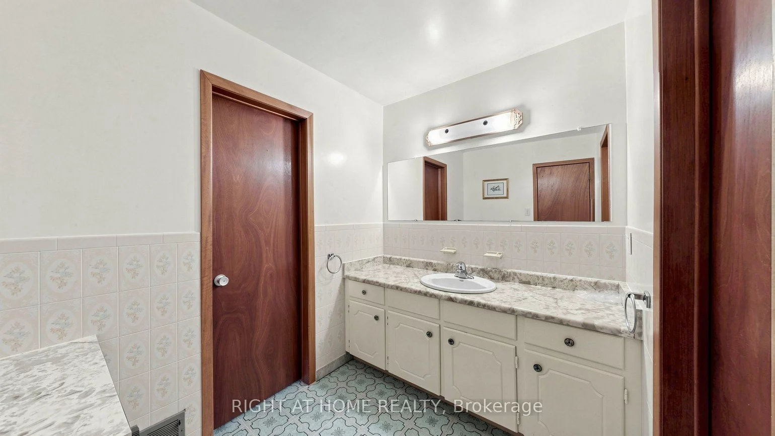 20, Torrens, Broadview North, Toronto