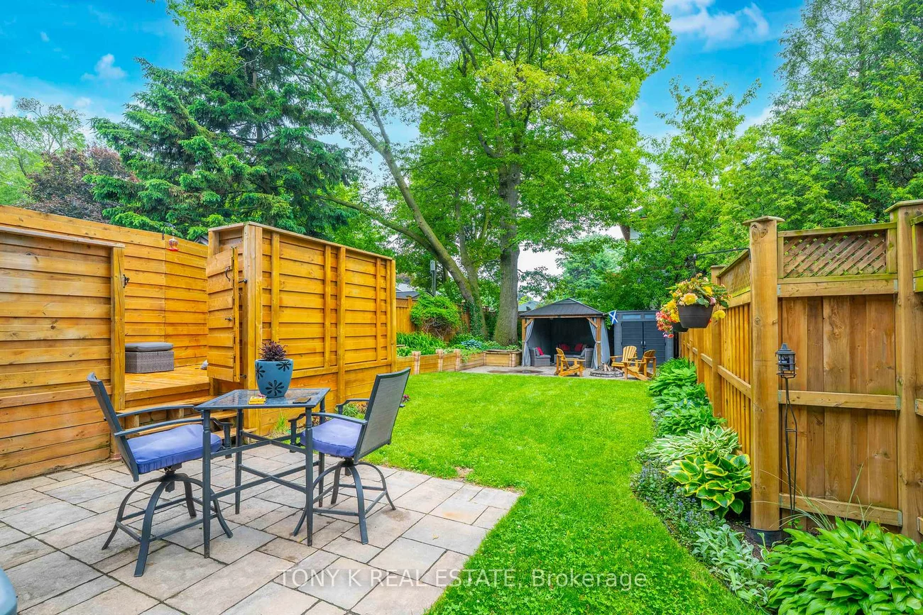 111, Eastwood, Birchcliffe-Cliffside, Toronto