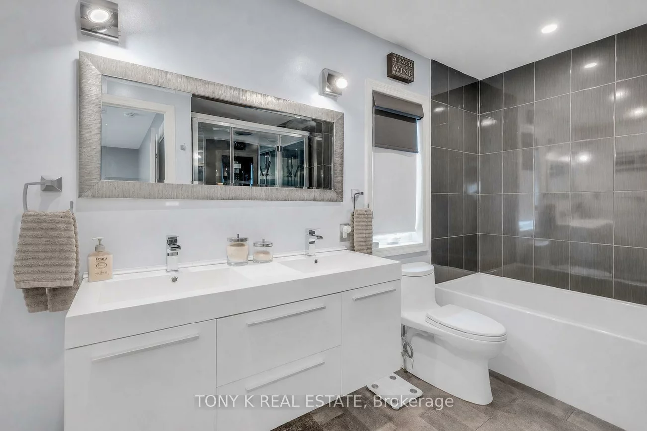 111, Eastwood, Birchcliffe-Cliffside, Toronto