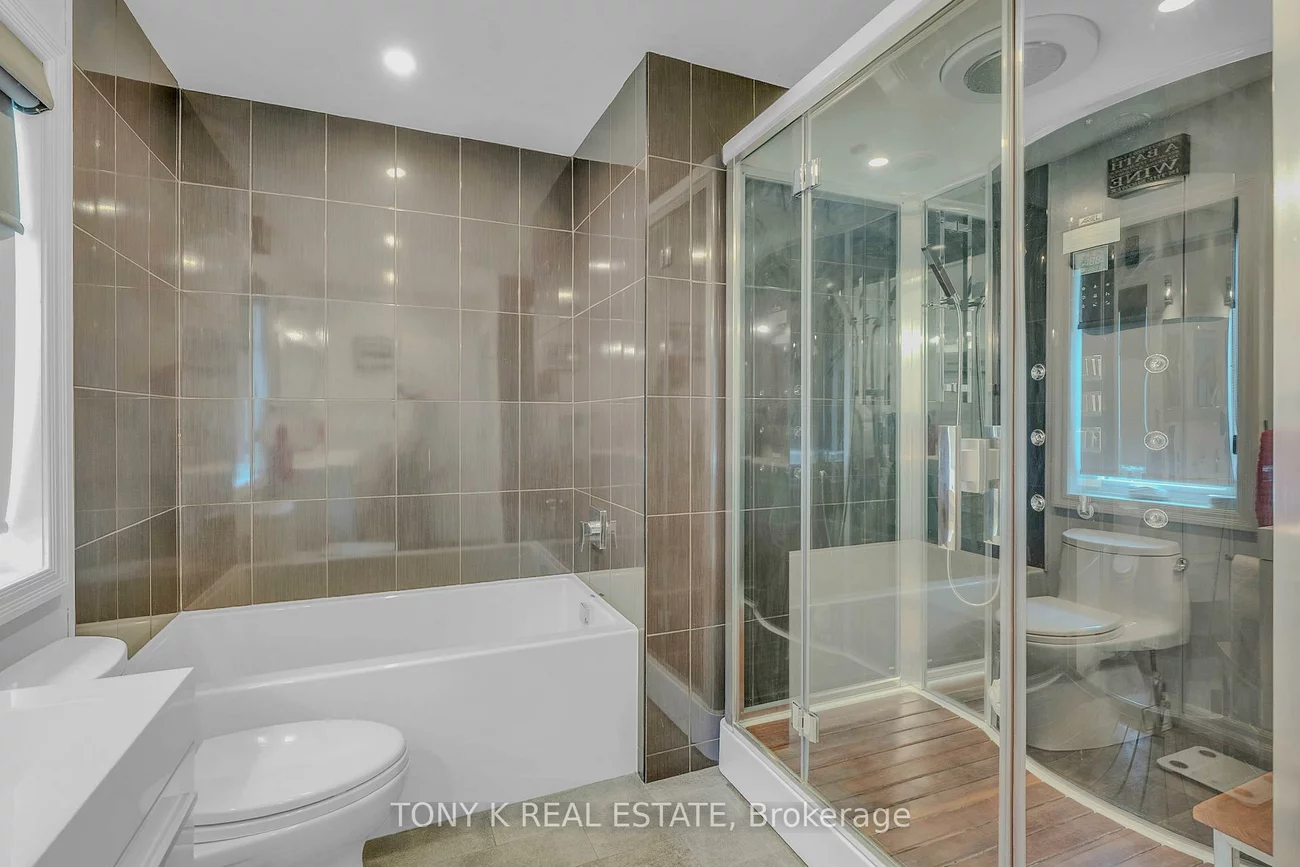 111, Eastwood, Birchcliffe-Cliffside, Toronto