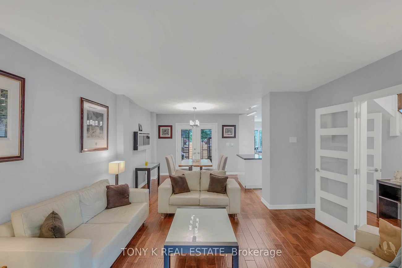 111, Eastwood, Birchcliffe-Cliffside, Toronto