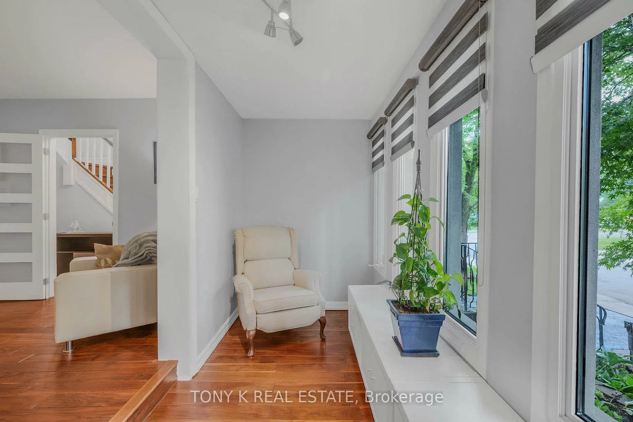 111, Eastwood, Birchcliffe-Cliffside, Toronto
