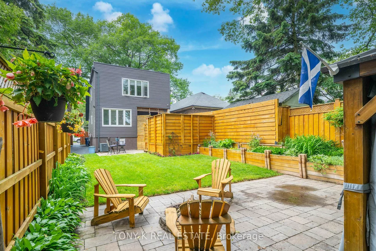 111, Eastwood, Birchcliffe-Cliffside, Toronto