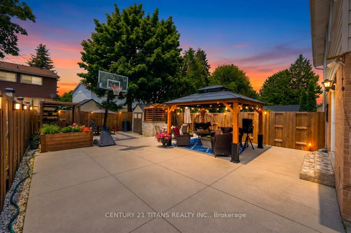 22, Whiteleas, Malvern, Toronto