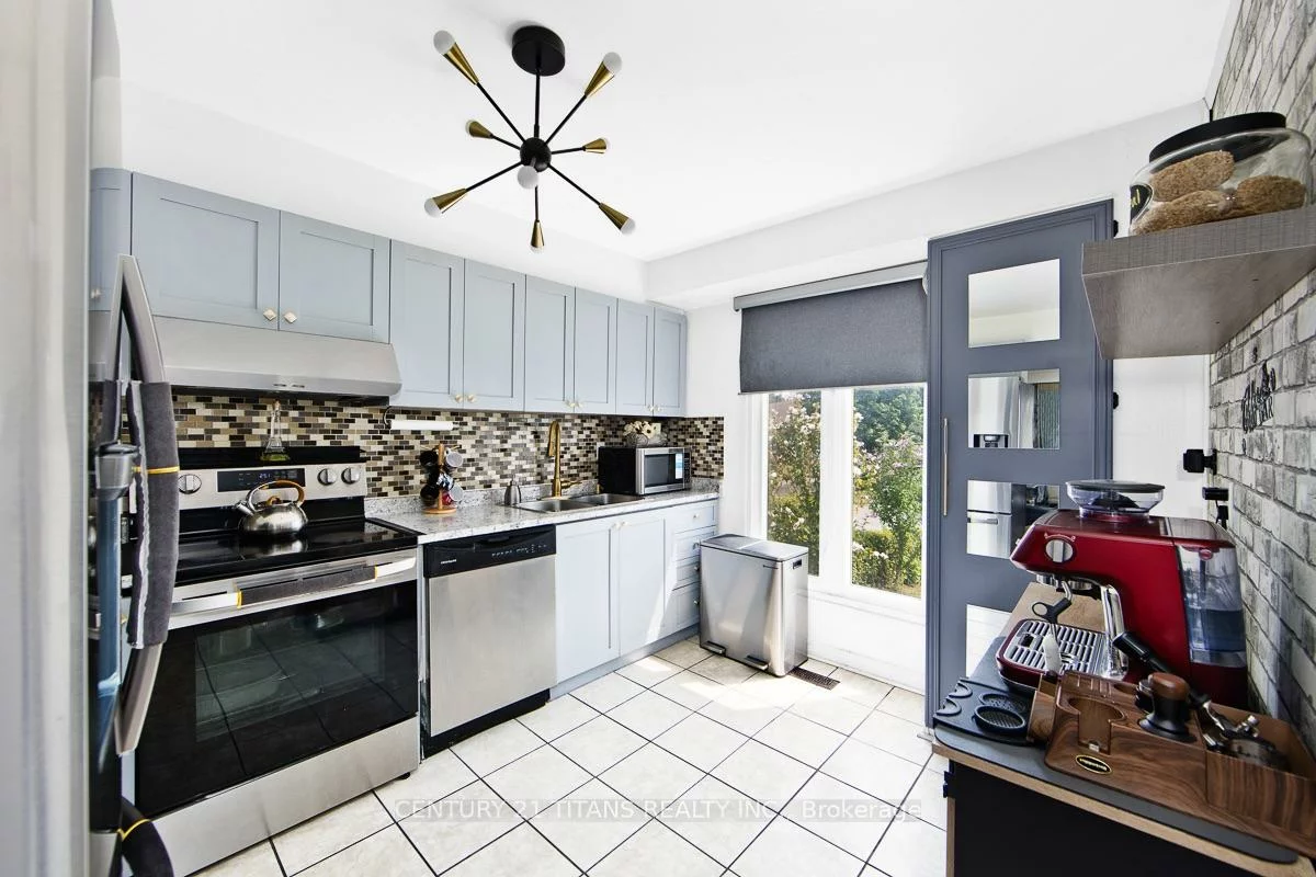22, Whiteleas, Malvern, Toronto