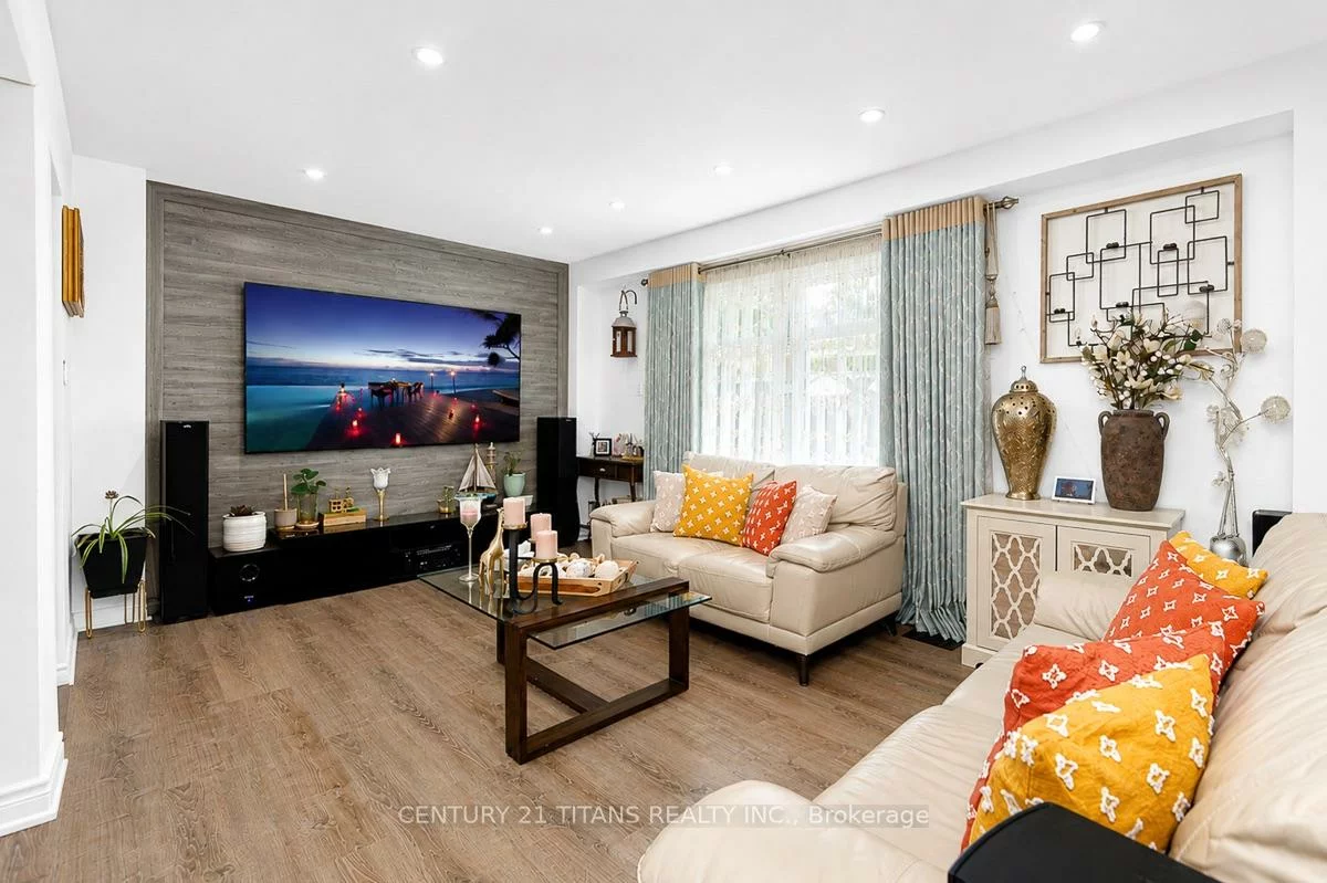 22, Whiteleas, Malvern, Toronto
