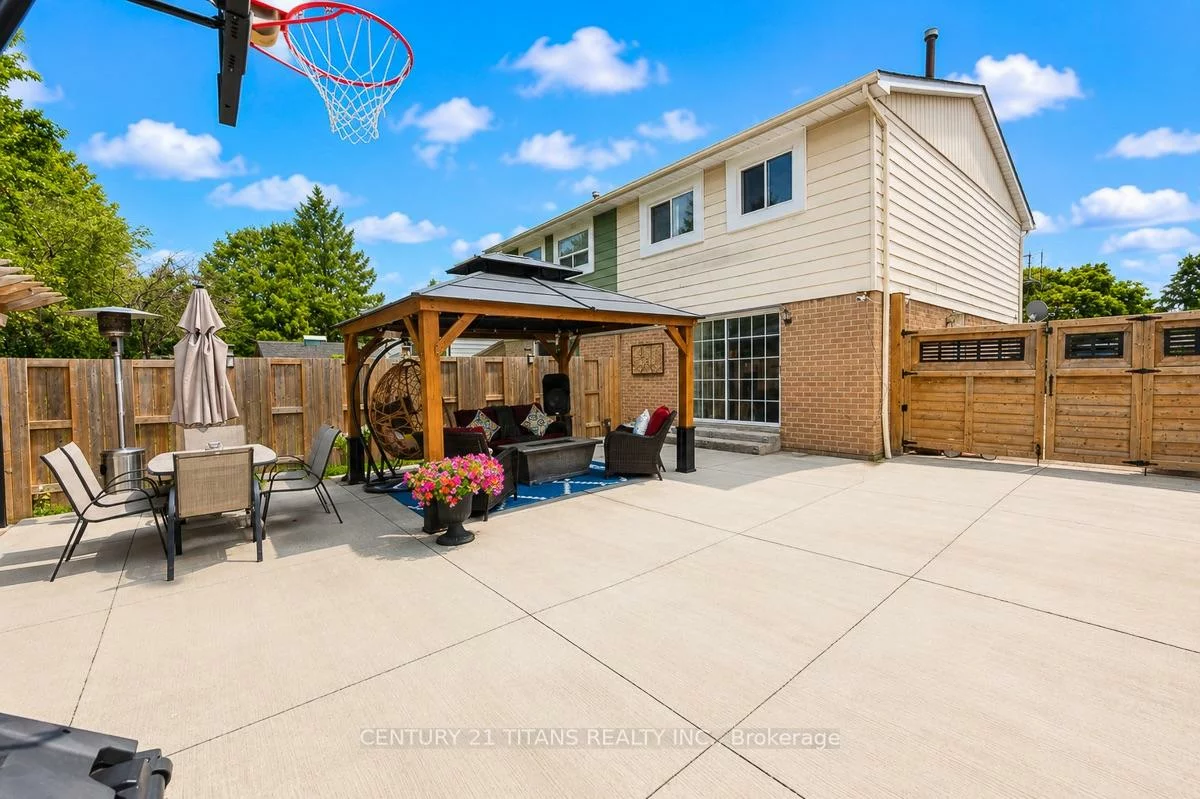 22, Whiteleas, Malvern, Toronto