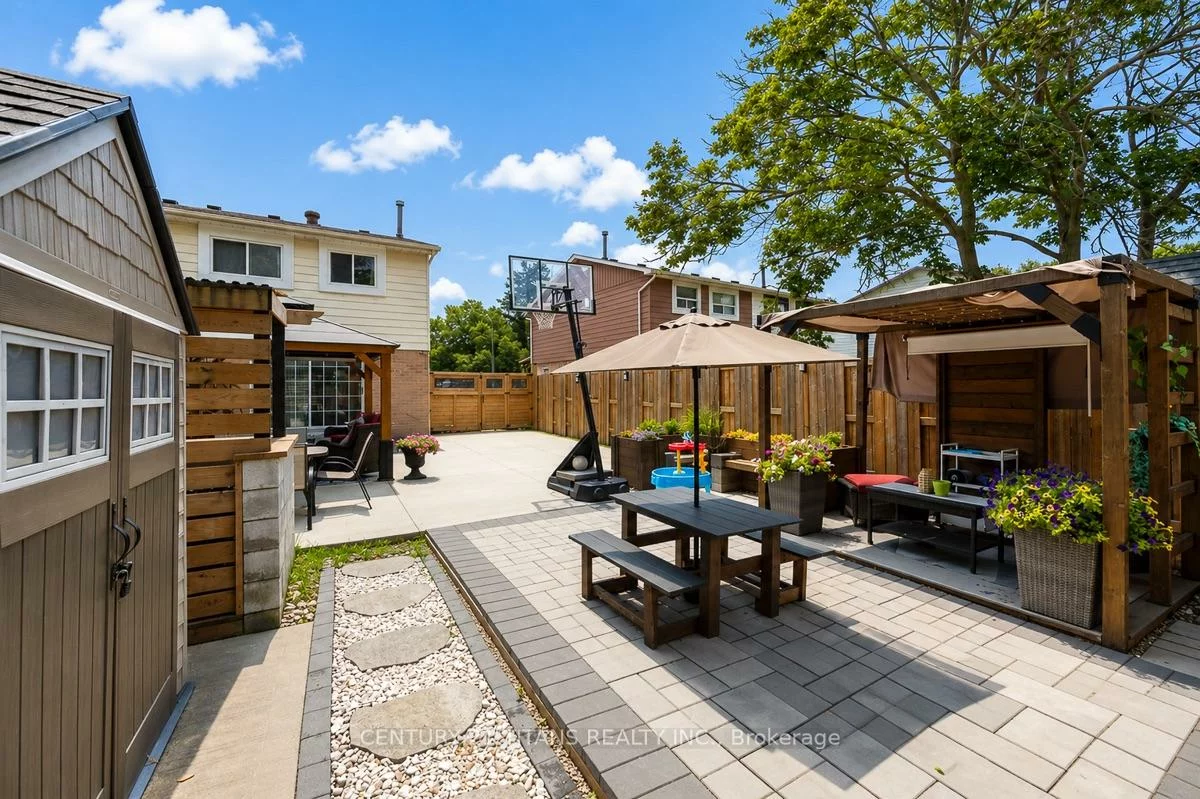 22, Whiteleas, Malvern, Toronto