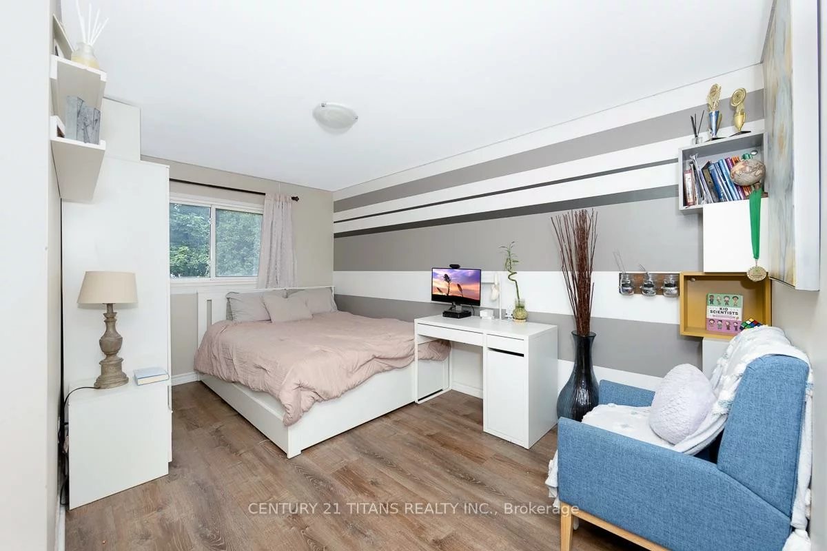 22, Whiteleas, Malvern, Toronto