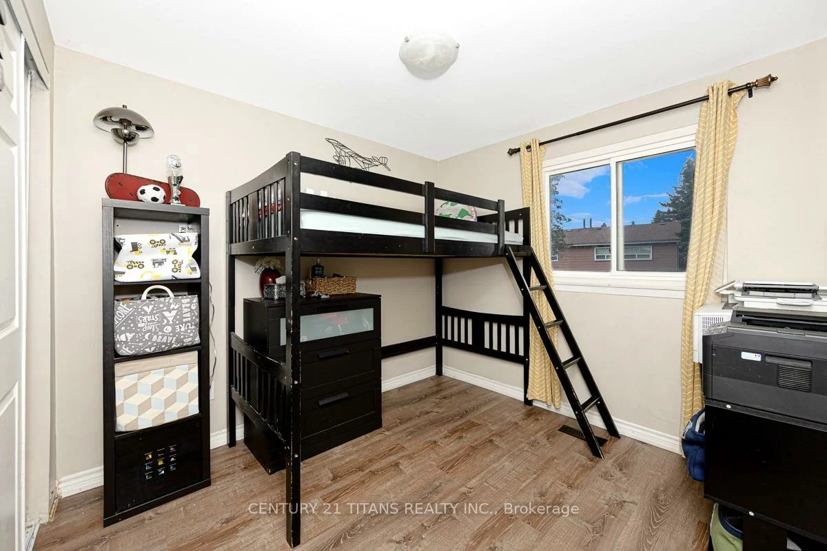 22, Whiteleas, Malvern, Toronto