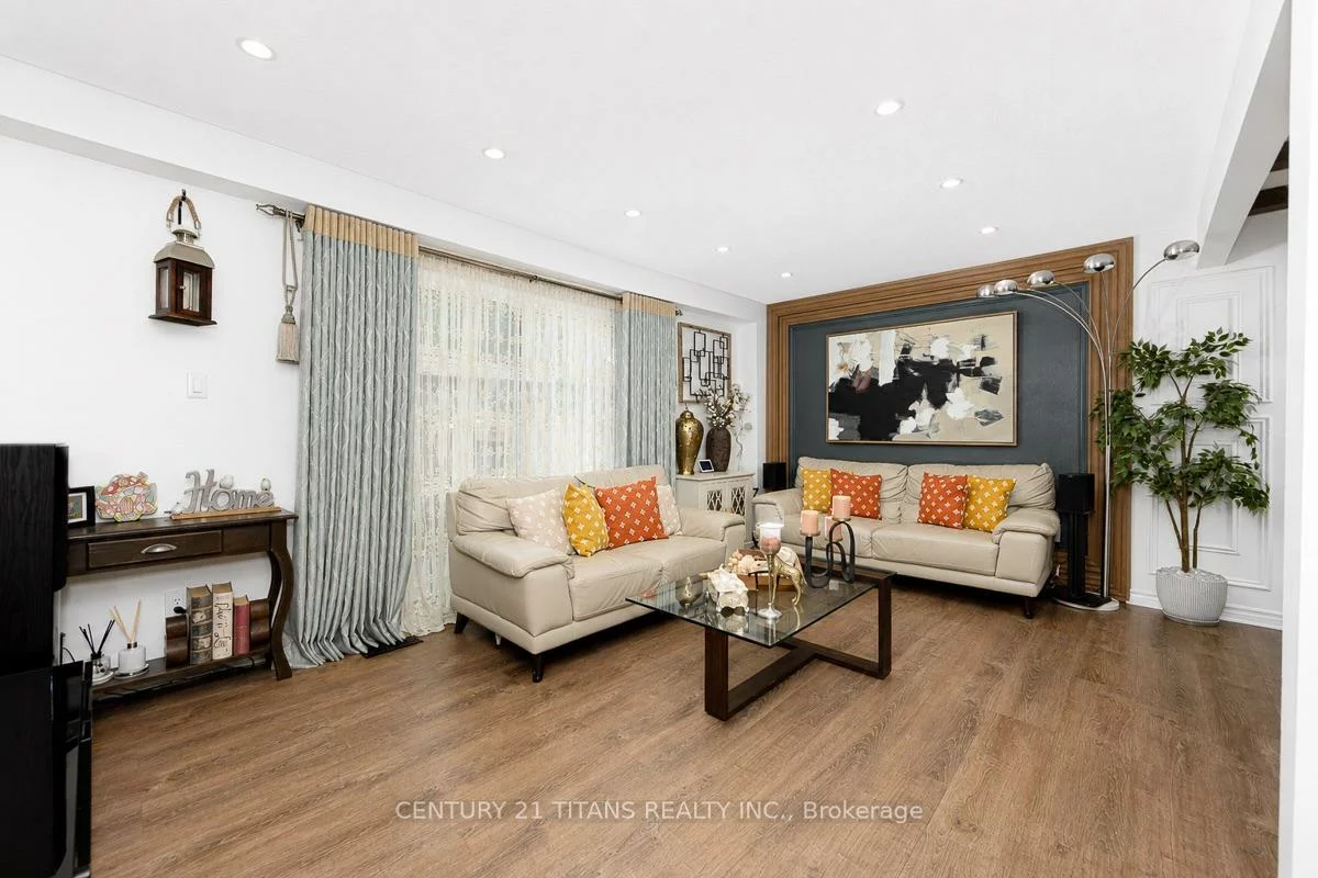 22, Whiteleas, Malvern, Toronto