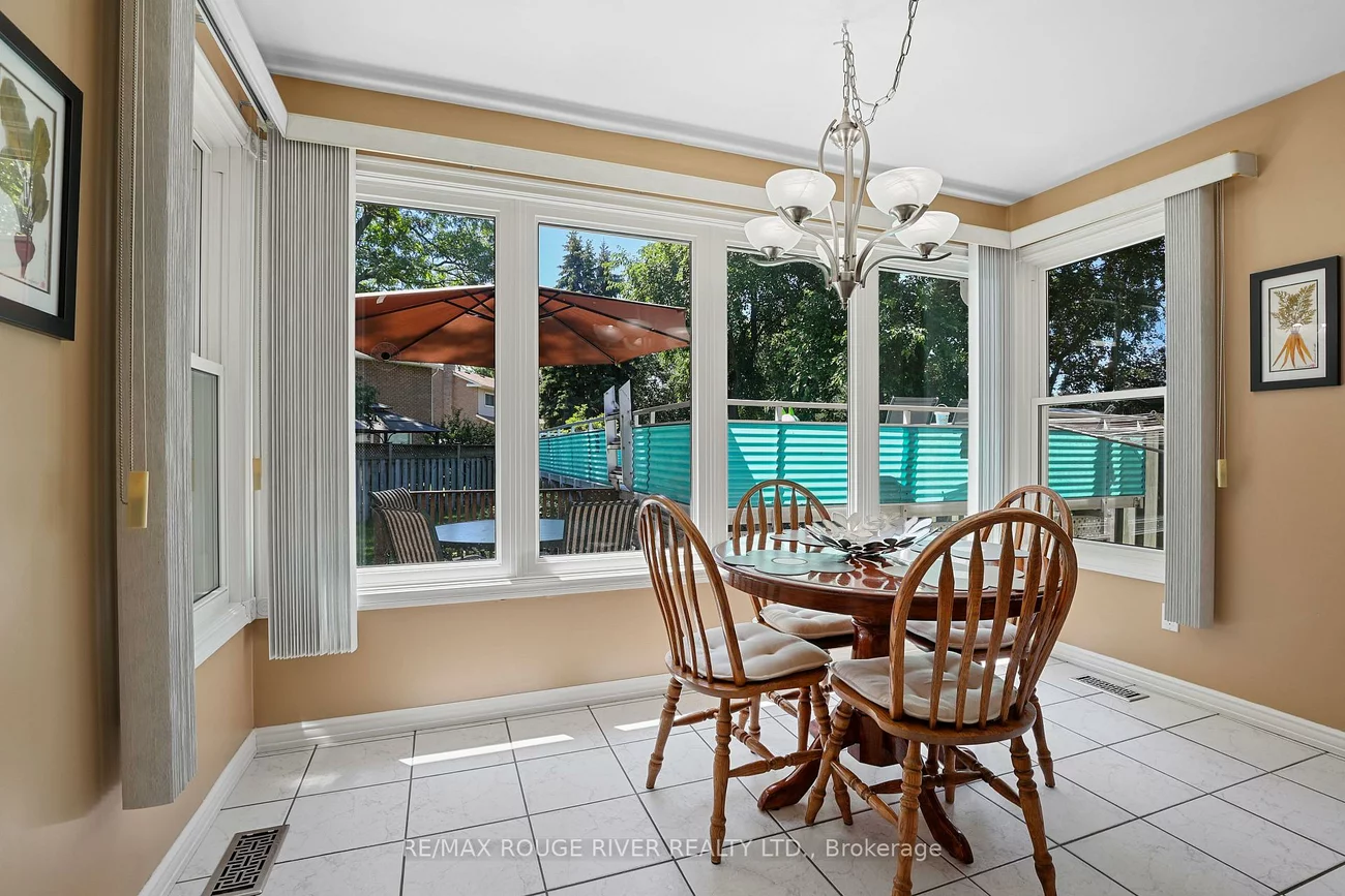 11, Canmore, Highland Creek, Toronto