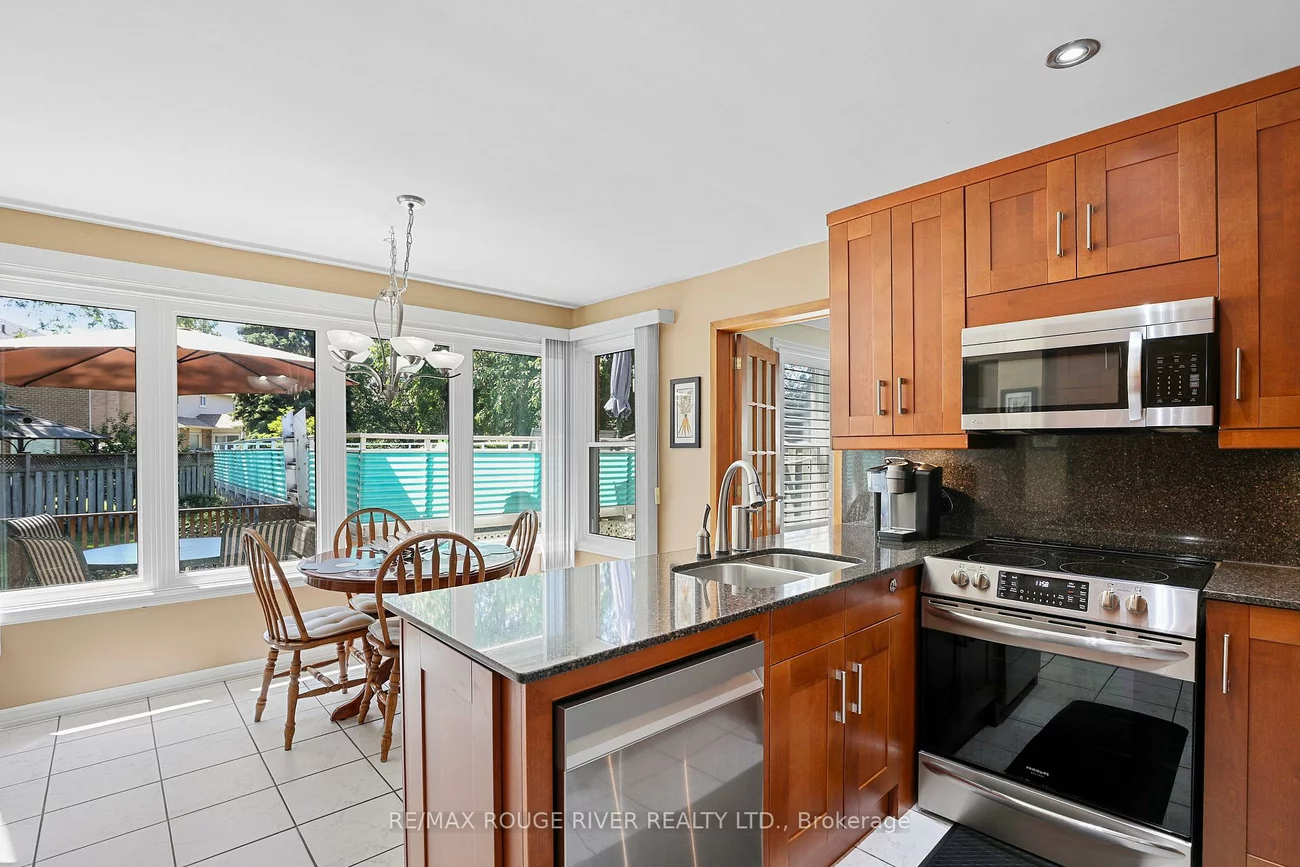 11, Canmore, Highland Creek, Toronto